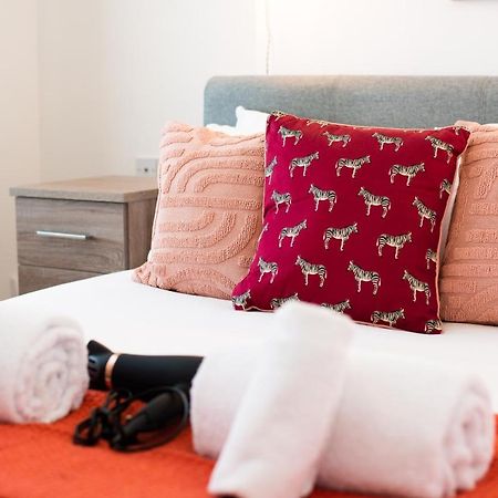 Off Road Parking, Garden, Smart Tv'S In All Rooms! Morriston Ngoại thất bức ảnh