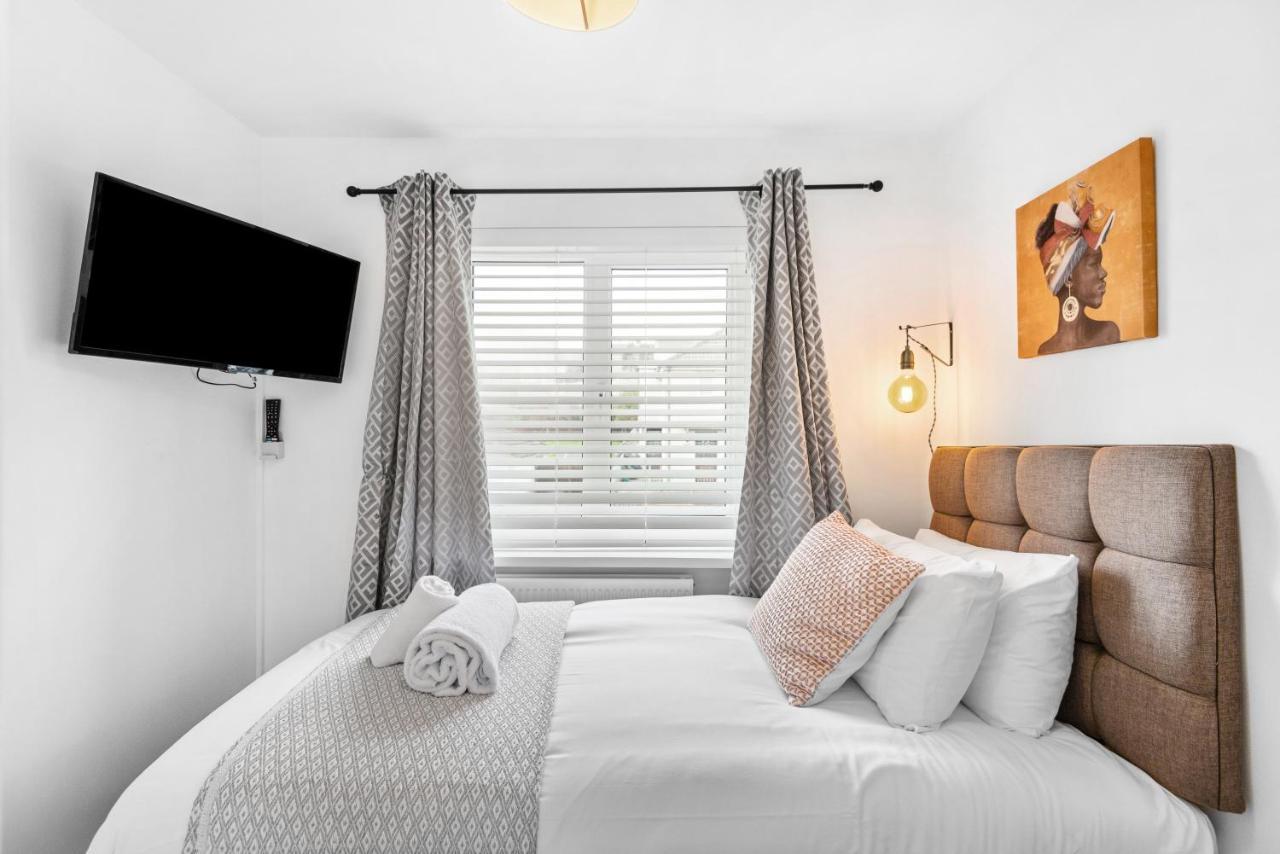 Off Road Parking, Garden, Smart Tv'S In All Rooms! Morriston Ngoại thất bức ảnh