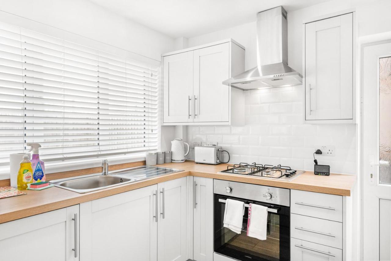 Off Road Parking, Garden, Smart Tv'S In All Rooms! Morriston Ngoại thất bức ảnh